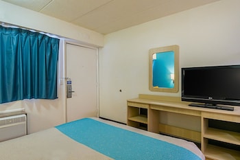 Standard Room, 1 Queen Bed, Accessible, Non Smoking