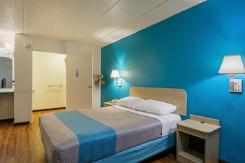 Standard Room, 1 Queen Bed, Accessible, Non Smoking