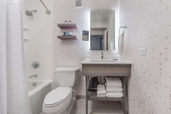 Suite, 1 King Bed, Accessible (Mobility Roll in Shower One Bedroom)