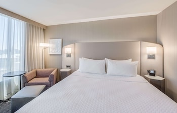 Deluxe Room, 1 Queen Bed