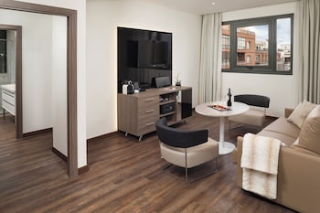 Suite (The Level)