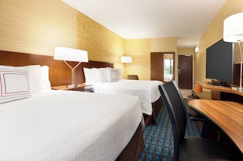 Room, 2 Queen Beds (Mobility Accessible, Tub)