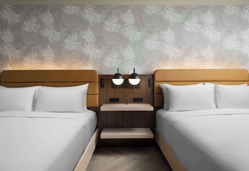 Room, 2 Queen Beds, Accessible (Preferred Hearing Accessible)