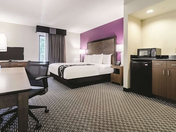 Deluxe Room, 1 King Bed, Accessible (Mobility Accessible)