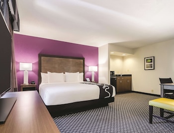 Deluxe Room, 1 King Bed, Accessible (Mobility Accessible)