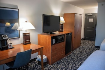 Room, 2 Queen Beds, Accessible, Non Smoking (Hearing, Roll-in Shower)