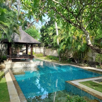 Villa, 1 King Bed, Private Pool, Garden View