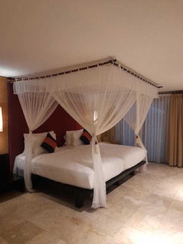 Villa, 1 King Bed, Private Pool, Garden View