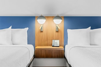 Deluxe Room, 2 Queen Beds, Non Smoking