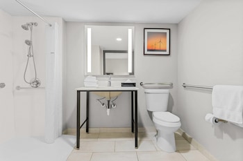 Room, 2 Queen Beds, Mobility Accessible, Non Smoking (Roll-in Shower)