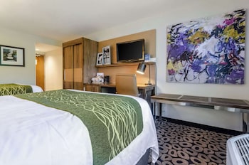 Room, 2 Queen Beds, Non Smoking (Upgrade)
