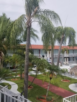 Room, 2 Queen Beds, Non Smoking (Pool Side)