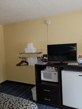 Deluxe Room, 1 King Bed, Accessible, Non Smoking