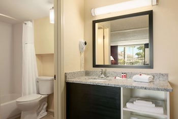 Deluxe Room, 2 Double Beds, Non Smoking