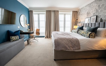Family Room (Superior)