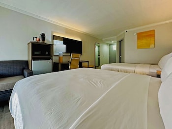 Room, 2 Queen Beds, Accessible, Non Smoking