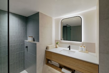 Ocean View King - Elysium Floor