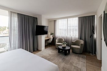 Sunset Junior Suite