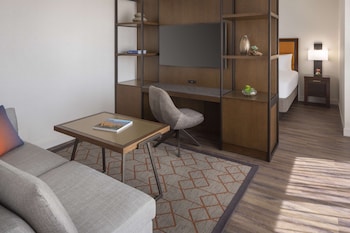 Room, 1 King Bed, Corner