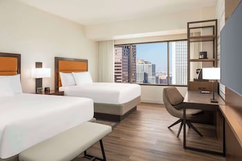 Room, 2 Queen Beds, Accessible, Bathtub