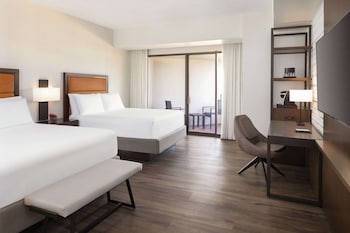 Room, 2 Queen Beds, Balcony