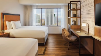 Room, 2 Queen Beds, Accessible, Bathtub