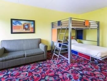Suite, Multiple Beds, Non Smoking