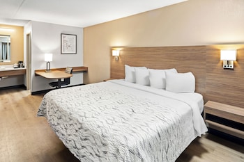 Superior Room, 1 King Bed (Smoke Free)