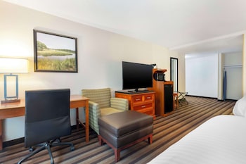Standard Room, 2 Queen Beds, Accessible, Bathtub
