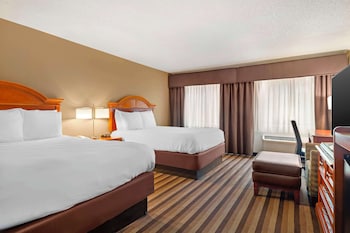 Standard Room, 2 Queen Beds, Accessible, Bathtub