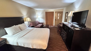 Suite, 1 Queen Bed with Sofa bed, Non Smoking (Upgrade, Efficiency)