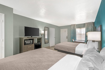Standard Room, 2 Queen Beds, Non Smoking