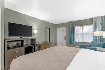 Standard Room, 1 King Bed, Non Smoking