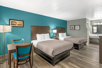 Standard Room, 2 Queen Beds, Non Smoking