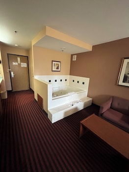 Room, 1 King Bed, Non Smoking, Jetted Tub
