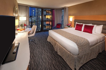 Premier Room, 1 King Bed, Balcony, City View