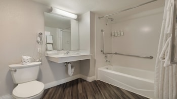 Deluxe Room, 1 King Bed, Non Smoking