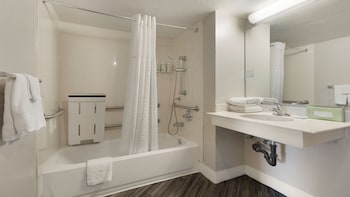 Room, 1 Queen Bed, Accessible, Non Smoking (Mobility)