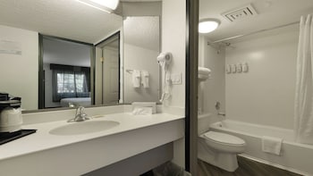 Suite, 1 King Bed, Non Smoking, Pool View