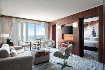 Suite, 1 King Bed with Sofa bed (Terrace)
