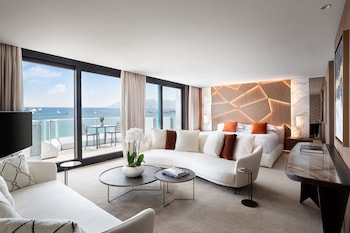 Luxury Suite, 1 King Bed with Sofa bed, Sea View (Balcony)