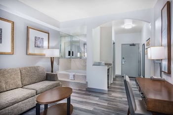 Suite, 1 King Bed, Non Smoking, Jetted Tub