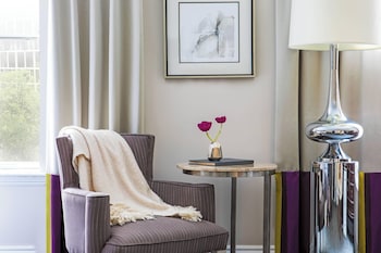 Deluxe Room, 1 King Bed