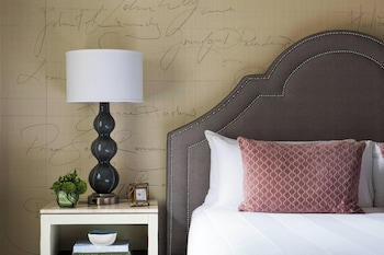 Deluxe Room, 1 King Bed