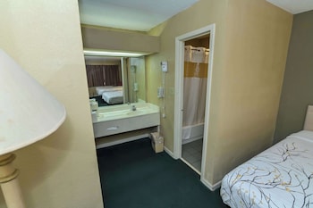 Room, 2 Queen Beds, Smoking