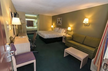 Room, 1 King Bed, Non Smoking (Deluxe)