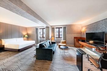 King Deluxe Room, 1 King Bed