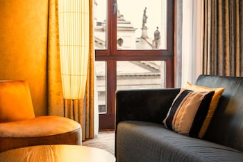 Junior Suite, 1 King Bed (Dome View, Lounge Access)