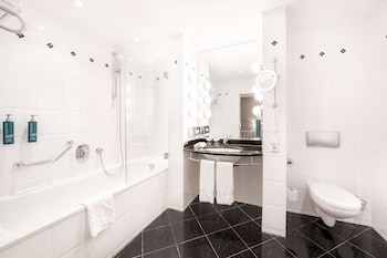 Duplex Suite, 1 King Bed (Dome View, Lounge Access)
