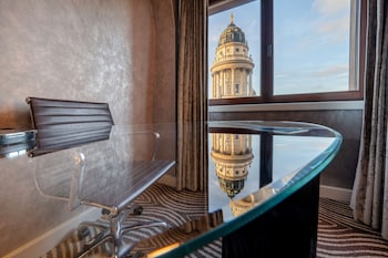 King Guest Room with Dome View, 1 King Bed